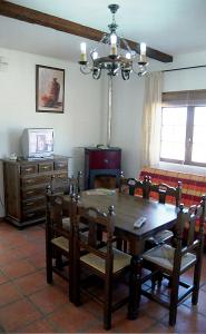 TV a/nebo společenská místnost v ubytování Casas Rurales Campolibre