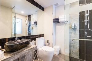 Koupelna v ubytování Maneetel Krabi Beachfront-SHA Plus
