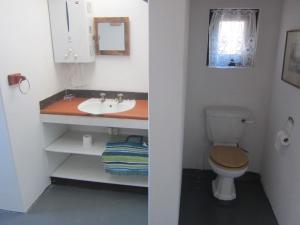 Vonios kambarys apgyvendinimo įstaigoje Swaynekloof Farm
