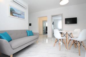 TV a/nebo společenská místnost v ubytování Apartment Karlo 1