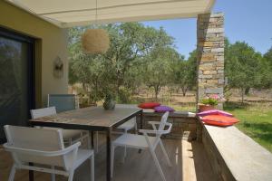 Gallery image of Christin Calm Houses in Potos +7 photos