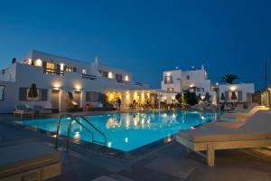 Bazén v ubytovaní Anna-Maria Mykonos Hotel alebo v jeho blízkosti