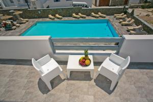 Bazén v ubytovaní Anna-Maria Mykonos Hotel alebo v jeho blízkosti