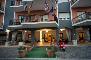 Budova, v ktorej sa hotel nachádza