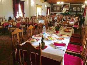 Restaurace v ubytování Hotel Cortijo Las Grullas