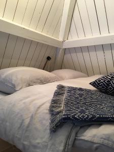 
Een bed of bedden in een kamer bij bednextdoor
