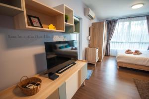 TV a/nebo společenská místnost v ubytování Baan Imm Aim Huahin by Alice