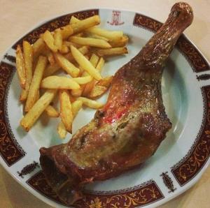 Možnosti oběda a/nebo večeře pro hosty v ubytování Hotel Cortijo Las Grullas