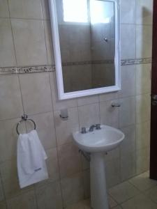 A bathroom at La Chacarita apart