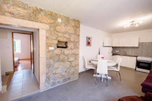 Kuchyň nebo kuchyňský kout v ubytování Perfect vacation house + 9 fotografií