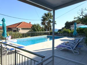 Bazén v ubytování Hotel Bavaria Trogir nebo v jeho okolí