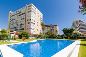 Basen w obiekcie weforyou Two Rooms Terramar Alto with Sea View lub w pobliżu