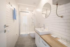 Ένα μπάνιο στο ABC apartments +33 φωτογραφίες