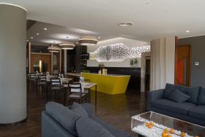 A seating area at Hotel Carosello