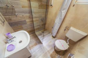 Koupelna v ubytování Apartmani "Nebo"