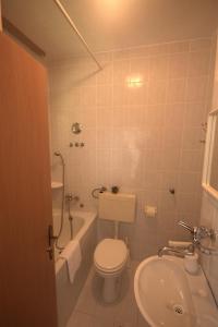 Koupelna v ubytování Apartments Cvelic Milovcic