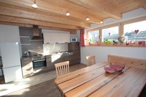 Η κουζίνα ή μικρή κουζίνα στο Appartmenthaus Tischner