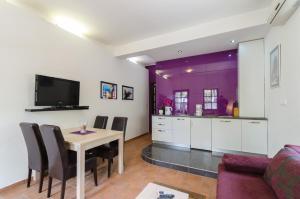 TV a/nebo společenská místnost v ubytování Apartment Barbara
