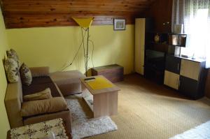 A seating area at Apartment Sijakovic