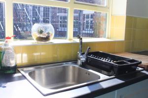 Renshaw Guest House tesisinde mutfak veya mini mutfak