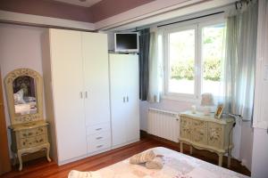 A bed or beds in a room at AnaKlara en Azkoitia