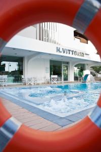 Bazén v ubytování Hotel Vittoria - Nuova Gestione nebo v jeho okolí