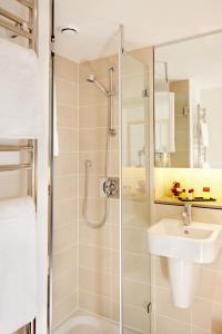 London City Apartments tesisinde bir banyo