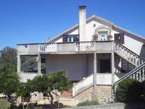 Το κτήριο όπου στεγάζεται  το διαμέρισμα