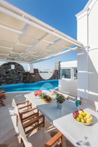 Piscina de la sau aproape de Secret Earth Villas - Santorini