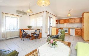 Kuchyň nebo kuchyňský kout v ubytování Apartments Zdravko