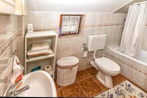 Kúpeľňa v ubytovaní Apartment Vrilo