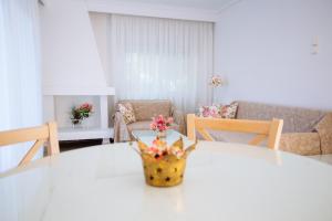 A seating area at Villa Kiza Apartments