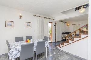 Ruang duduk di House Miroslav