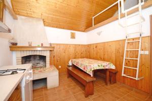 Kuchyňa alebo kuchynka v ubytovaní House Krunoslav