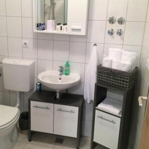 Koupelna v ubytování Apartments Marjan