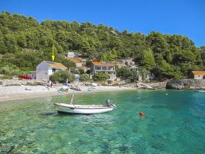 Hrvatska, UVALA SKOZANJE-GDINJ-OTOK HVAR, Apartments Robinzon Petar