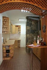 A kitchen or kitchenette at On Dovbush Path