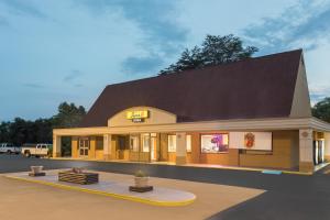 Gallery image of Super 8 by Wyndham Asheville Airport in Fletcher