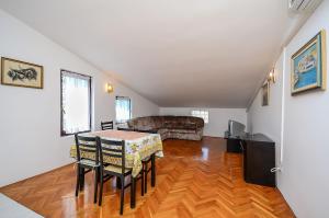 Kuchyň nebo kuchyňský kout v ubytování Apartments Dragica