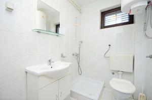 Koupelna v ubytování Apartments Dragica