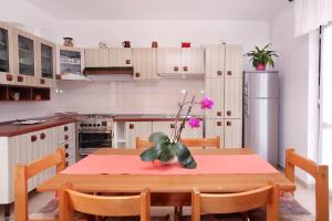 Kuchnia lub aneks kuchenny w obiekcie Apartments Patricia