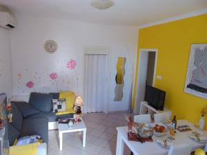 TV a/nebo společenská místnost v ubytování Apartment Rajka
