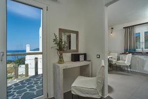 Imagem da galeria de SkiNAmmos Eco Villas em Marmari mais 45 fotografias