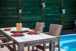 Bazén v ubytování GM Villa Kallithies Village nebo v jeho okolí