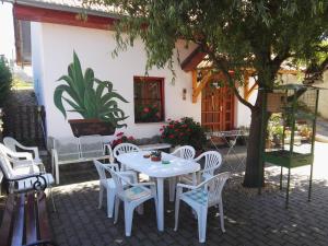 Giardino di Agávé Apartman