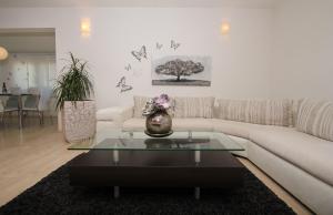 Afbeelding uit fotogalerij van Apartment Lara in Kaštel Novi