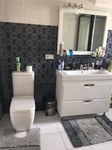 Ванна кімната в Villa Life