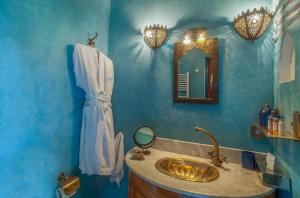 Koupelna v ubytování Riad & Spa Laurence Olivier
