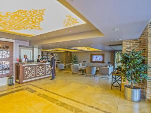 Ο χώρος του λόμπι ή της ρεσεψιόν στο Alesha Suite Otel