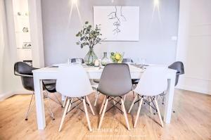 Fotografia z galérie ubytovania Family Luxury Wonder Heaven Apartment, 50m to M Cassino, first with 3 badrooms&studio, second with 2 badrooms&studio, parking w cenie v destinácii Sopot